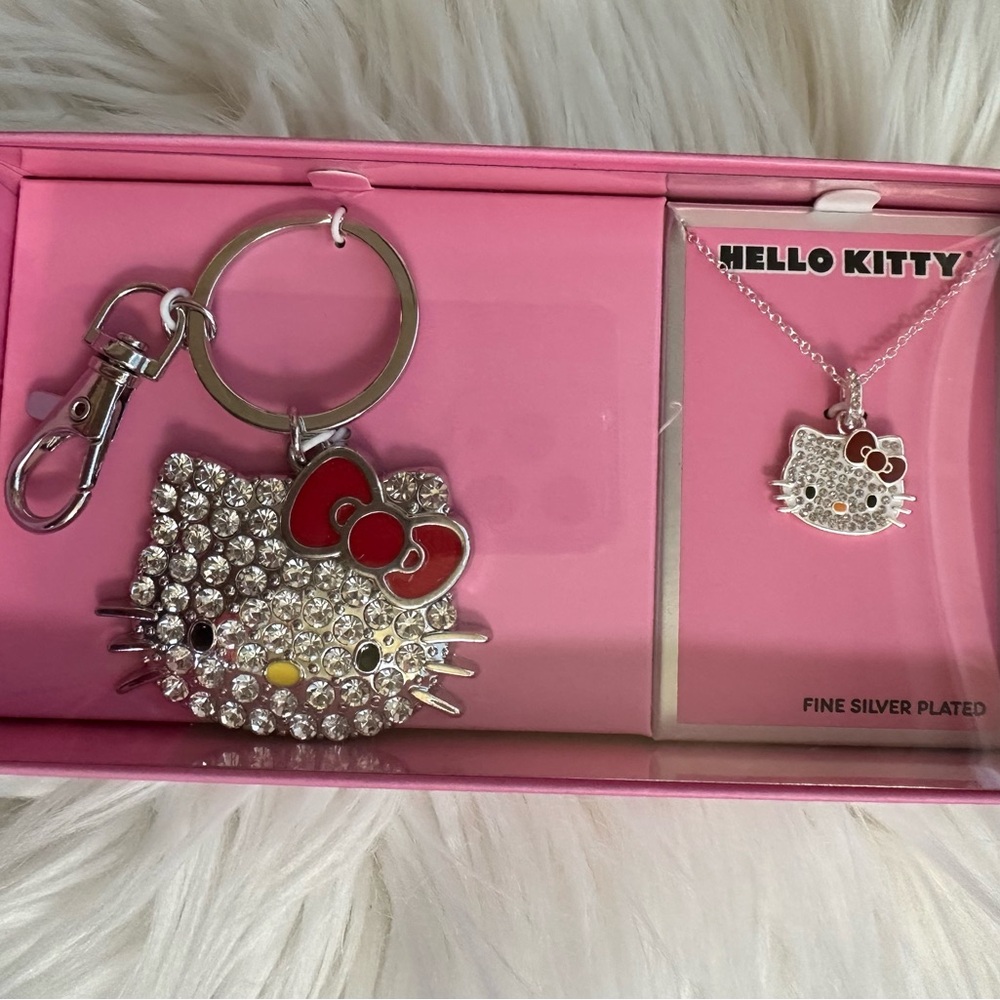 New gorgeous Hello Kitty keychain and necklace set,rhinestones,sparkling✨